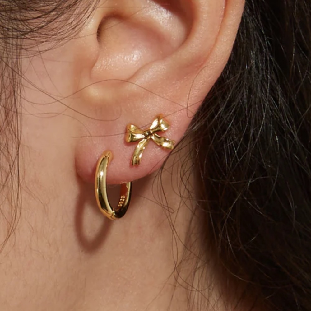 gold ribbon earrings